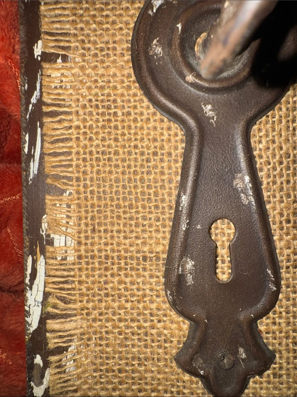 Rustic Distressed Burlap & Skeleton Key Wall Decor | Farmhouse Keyhole Accent